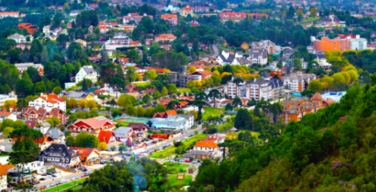 A cidade de Campos do Jordão A cidade de Campos do Jordão